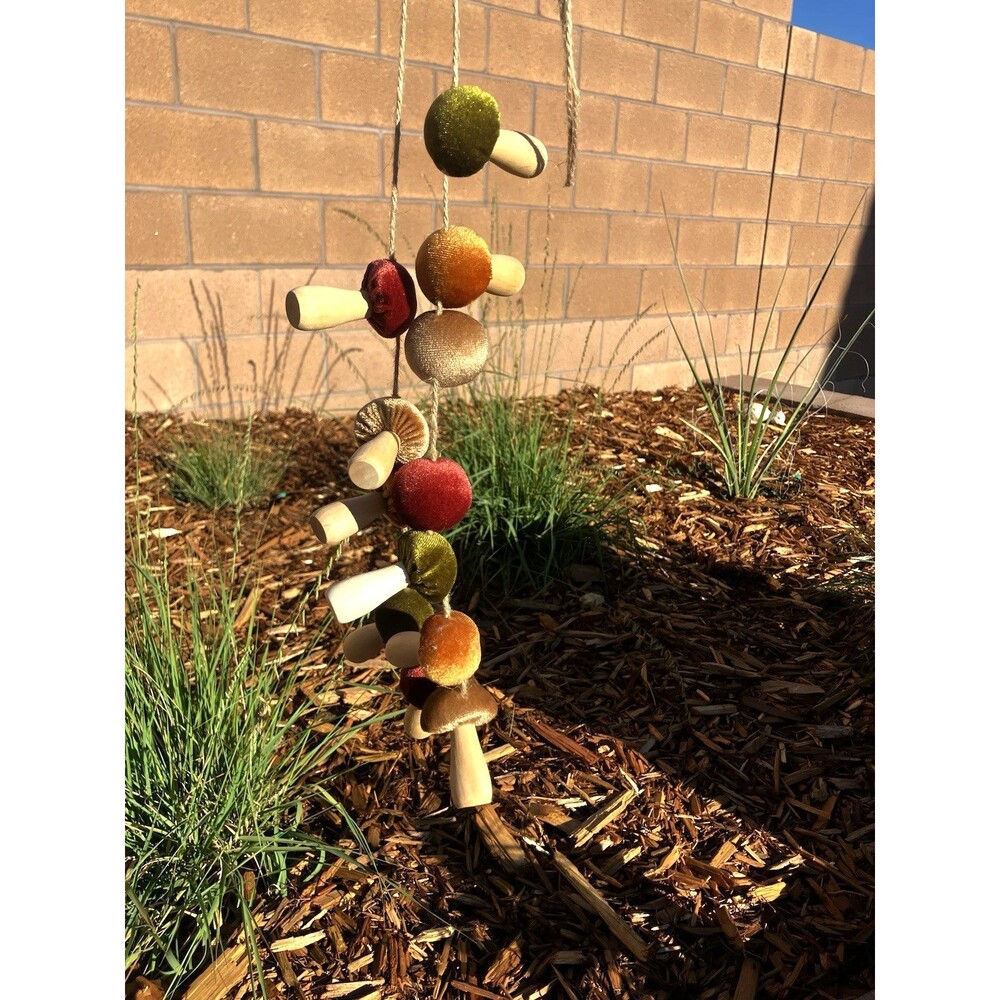 VTG Flocked Wooden Mushroom Garland 65” Hanging Boho Woodland Decor 12 PC